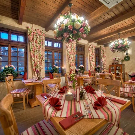 Inn Lesne Patio