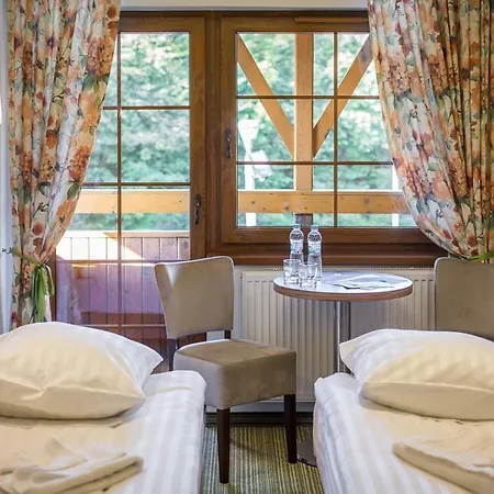 Lesne Patio イン *