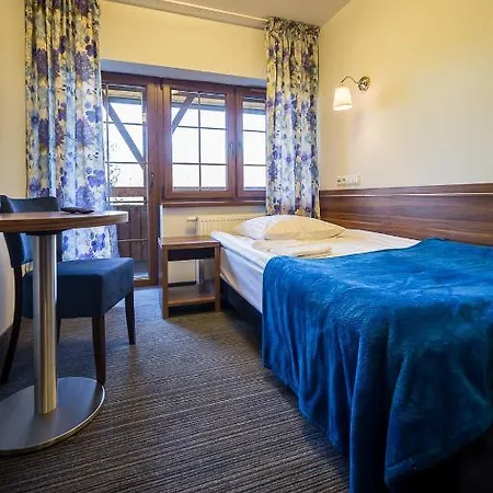 Lesne Patio Inn
